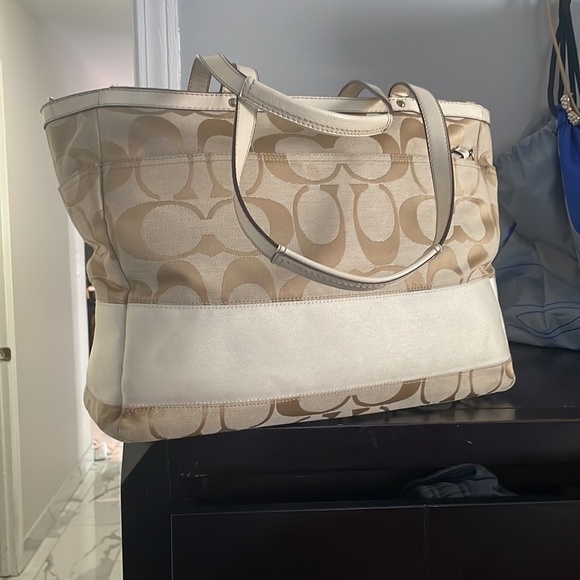 Coach diaper bag - Picture 3 of 10